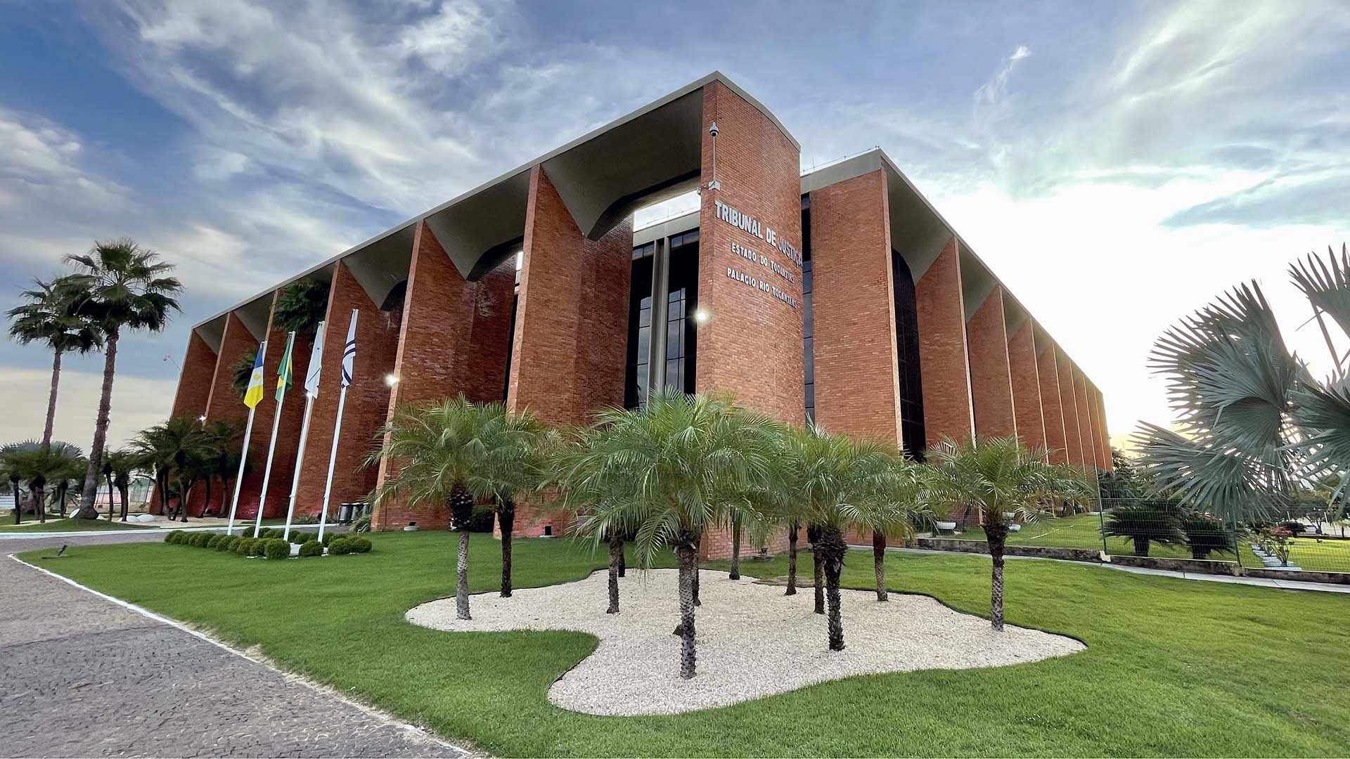 Fachada do tribunal do TJTO