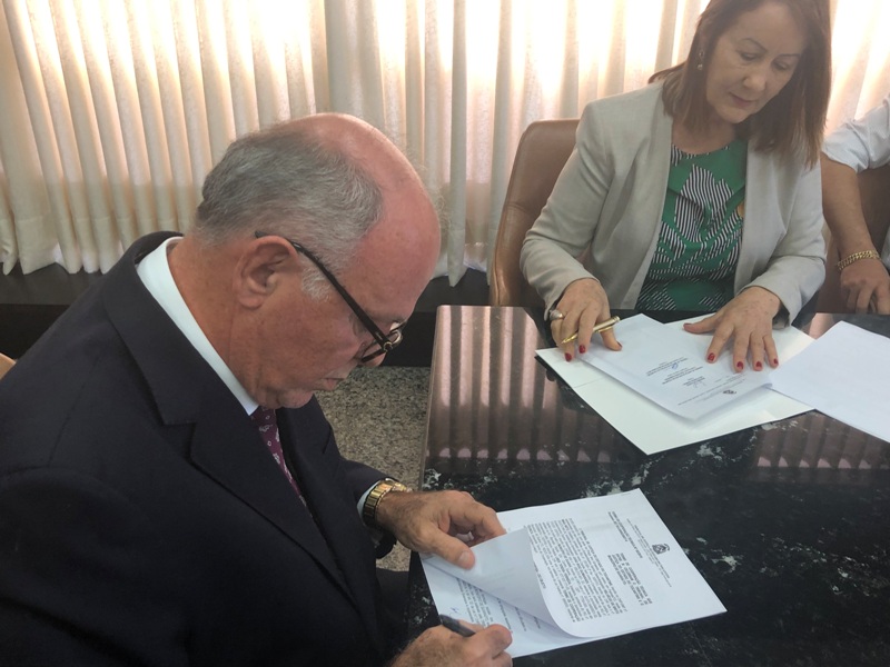 foto termo de cooperacao 3