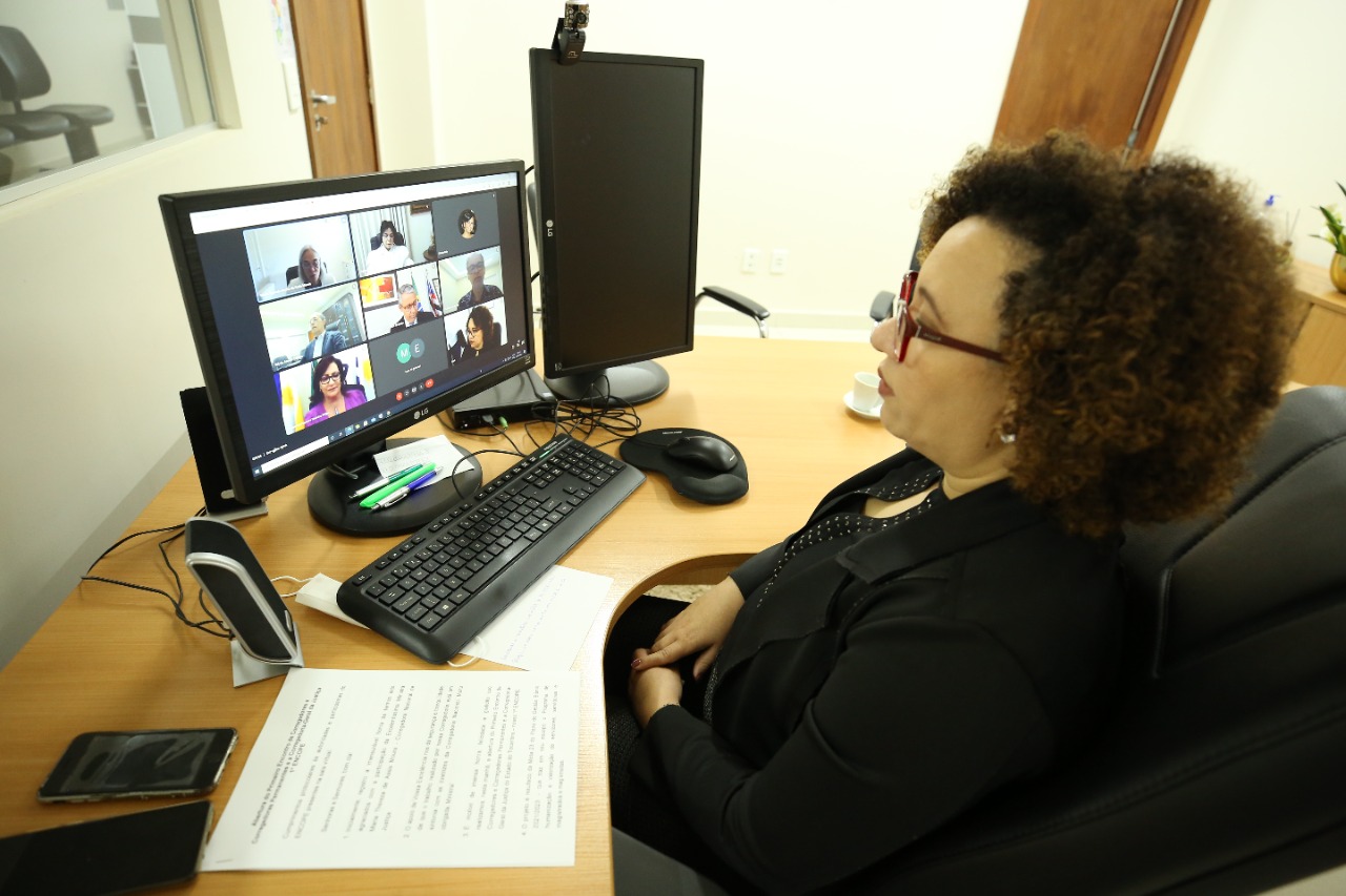 encoge 02 09 2021 00 1